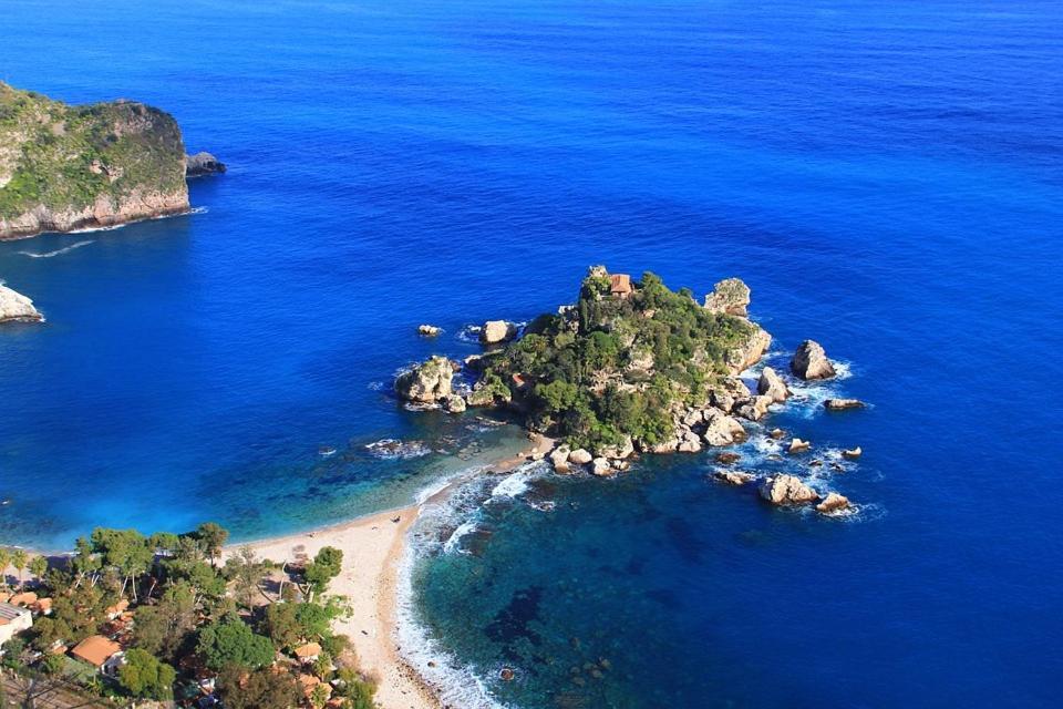 Rita Pool & Homestay Mascalucia