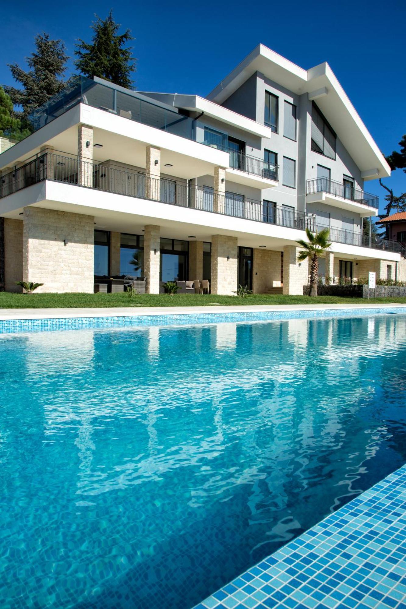 Homestay Rita Pool & Mascalucia