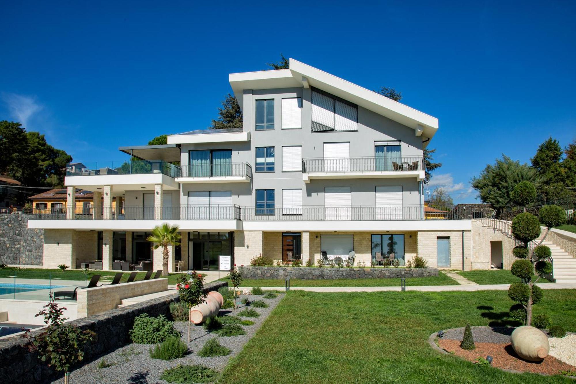 Homestay Rita Pool &