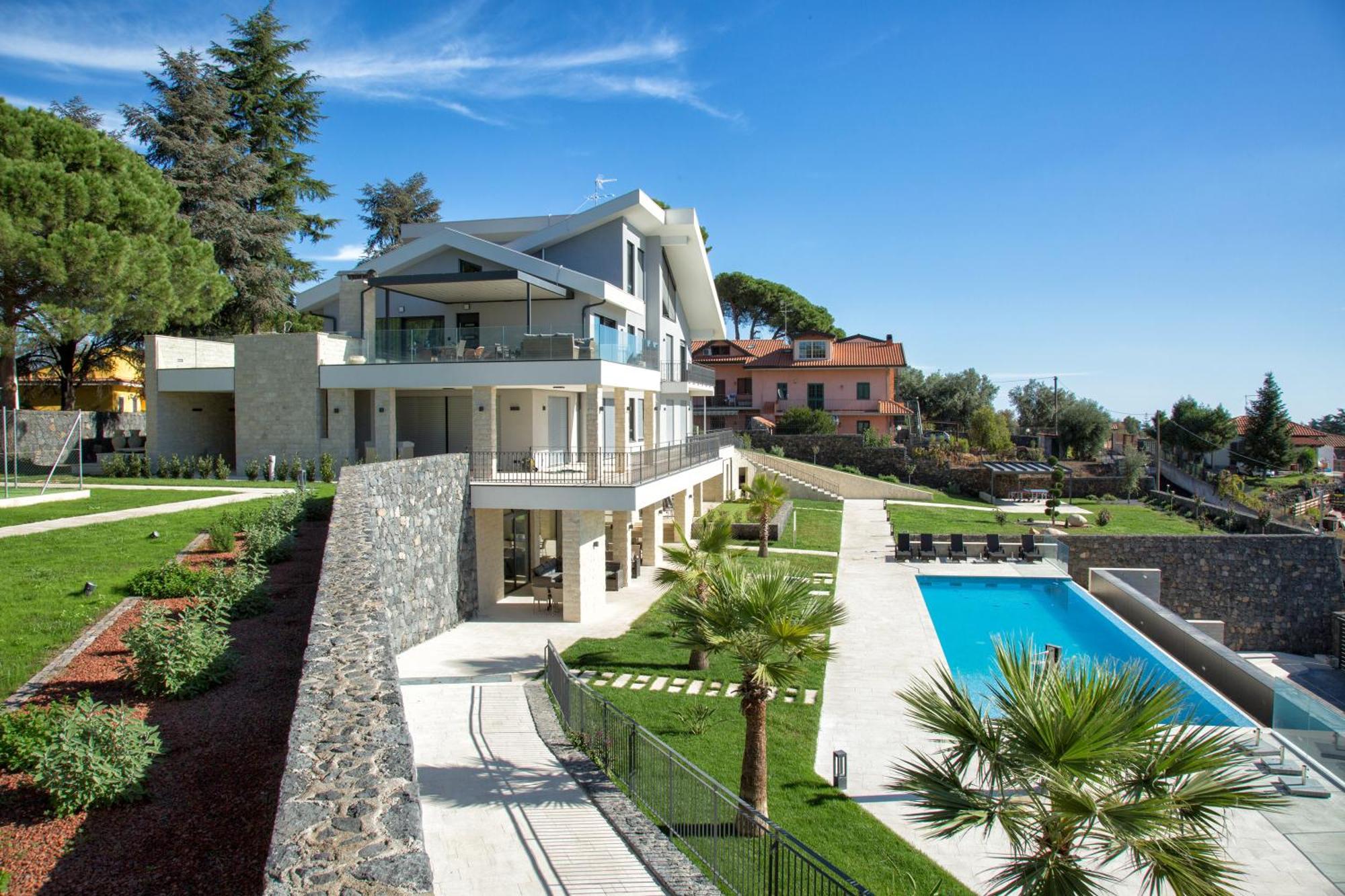Rita Pool & Homestay